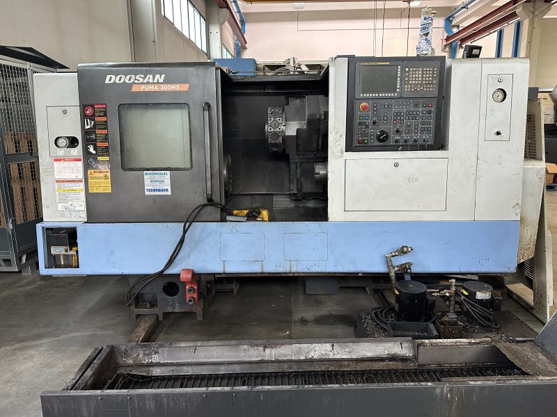 DOOSAN PUMA 300 M  2009
