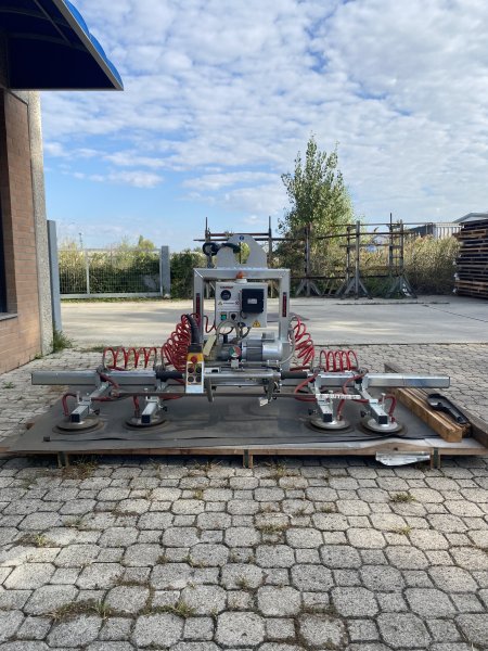 ELEPHANT GLA8F  2017