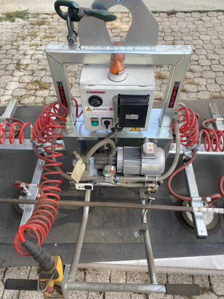 ELEPHANT GLA8F  2017