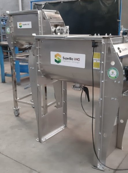 SUPERBIO ITALY SRL  Miscelatore a nastro elicoidale- Capacità 200L  2026