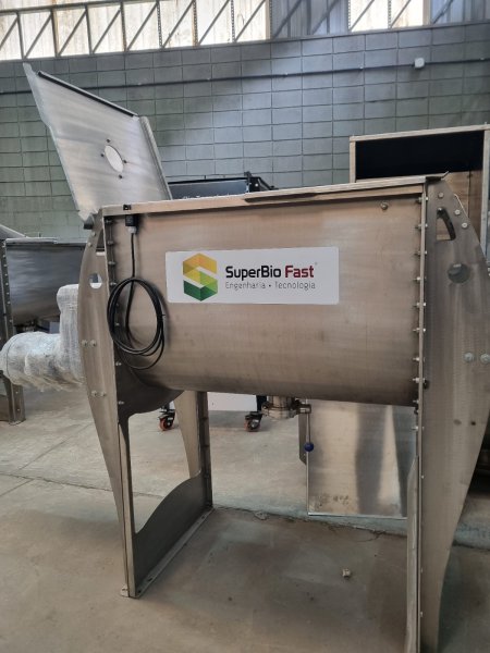SUPERBIO ITALY SRL  Miscelatore a nastro elicoidale- Capacità 200L  2026