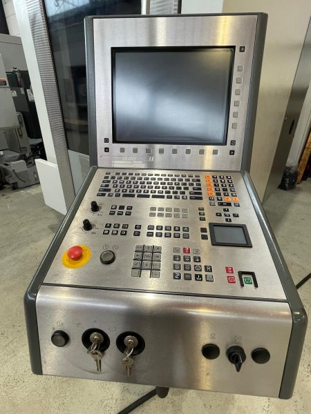 DECKEL MAHO DMC 63 V  2004