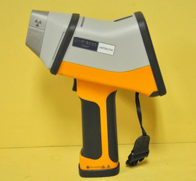 HITACHI XMET-8000  2024
